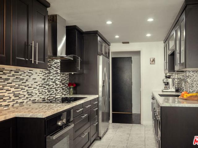 7259 Hillside Avenue 202