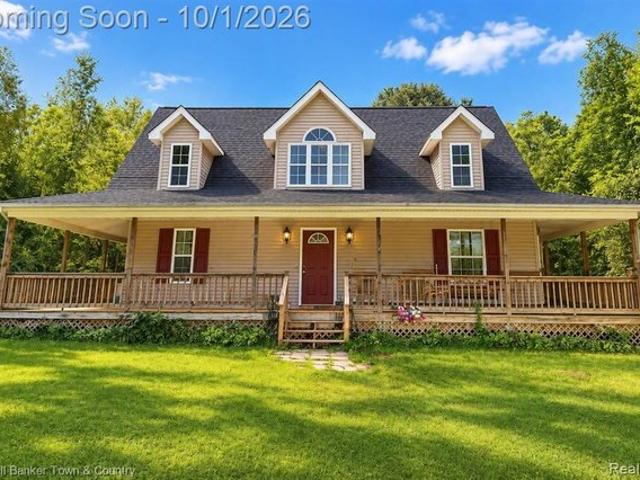 7250 Randall Dr, Deerfield, MI 48430