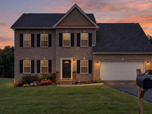725 Carriage Parkway