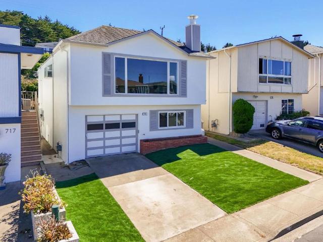 725 Clarinada Avenue
