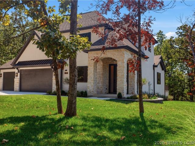 725 Grand Point Boulevard