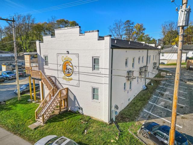 725 E College Street