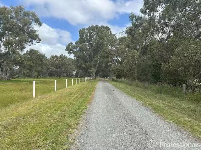 725 Karnup Road, Hopeland, WA 6125