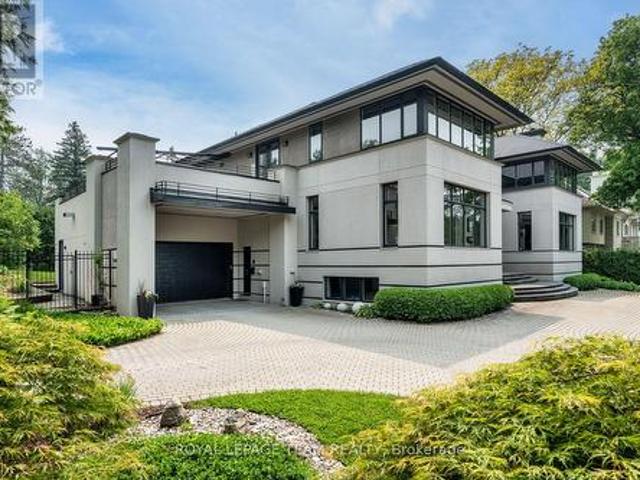 725 Manor Avenue, Ottawa, ON, K1M 0E4 Luxury House for sale | Listing ID X13869 | Royal LePage Carriage Trade Luxury Properties