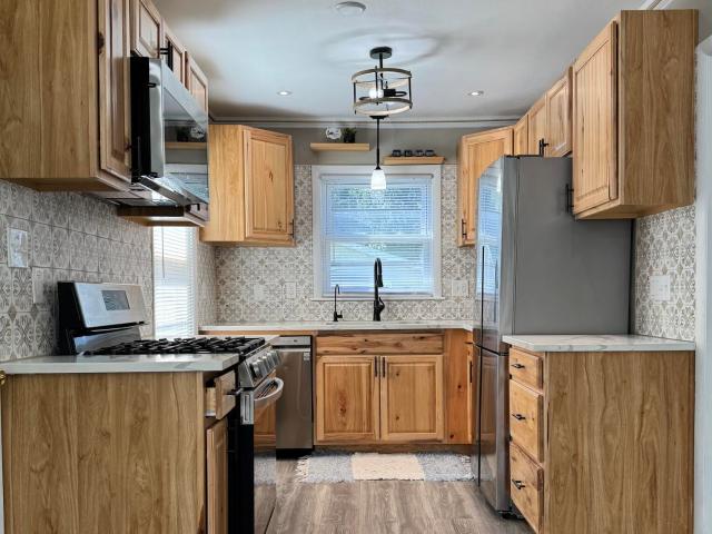 725 S 119th St