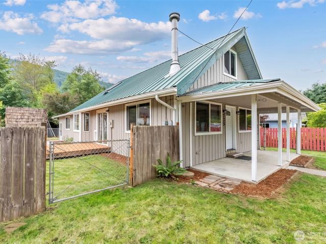 725 W Main Avenue