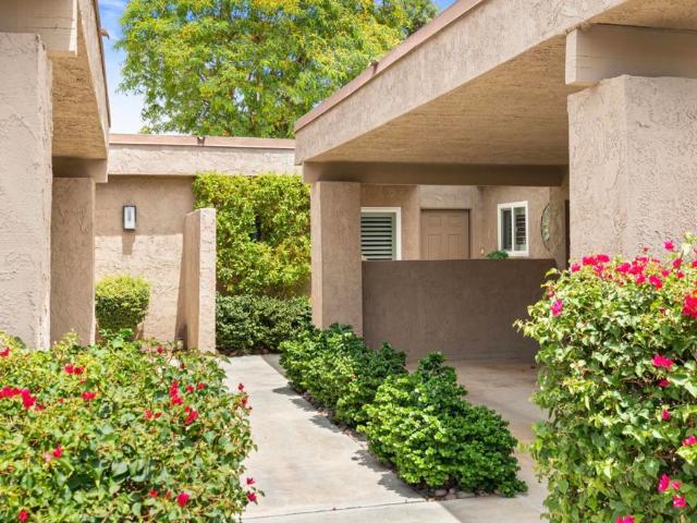 72600 Moonridge Lane