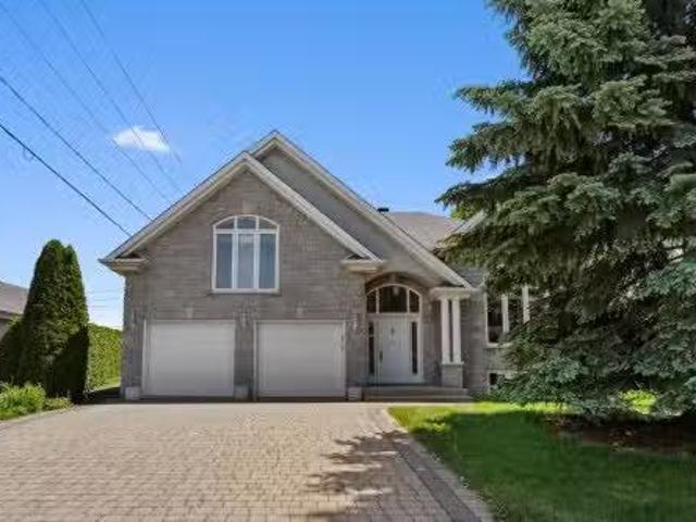 726 Av. Cartier, Boisbriand, QC, J7G 1J2 house for sale Lis.