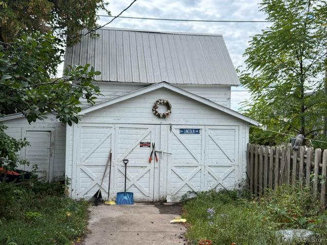 726 N Lincoln Drive