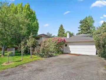 726 Rockheights Ave, Esquimalt, BC, V9A 6J3 house for sale.