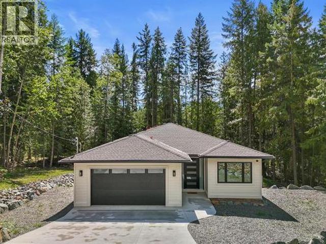 7279 Birch Close, Anglemont, BC, V0E 1M8 house for sale | Listing ID 10379 | Royal LePage