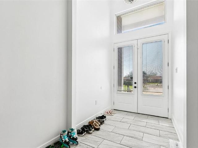 7271 Voyageur Drive