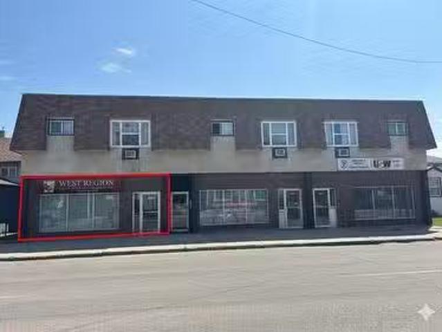 727 10Th Street, Brandon, MB, R7A 4G7 commercial for lease.