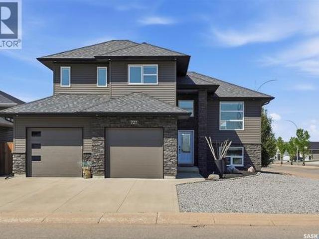 727 1St Avenue N, Warman, SK, S0K 4S2 house for sale | Listing ID SK042992 | Royal LePage