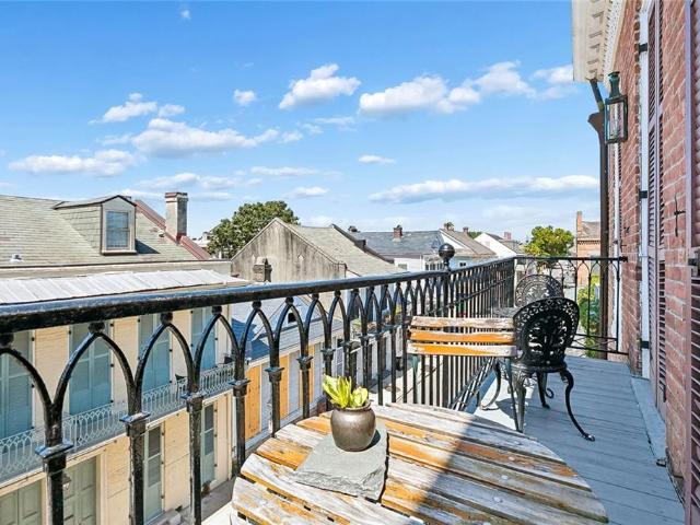 727 Barracks Street # 7