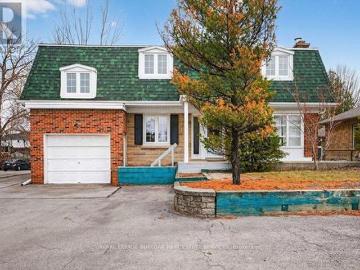 House for sale in Halton - Fireplace, Parking
