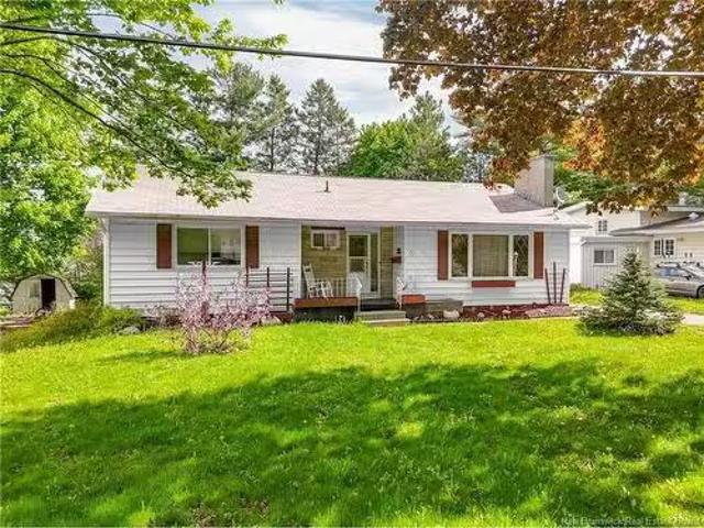 727 Gregg Crt, Fredericton, NB, E3B 4H5 house for sale List.