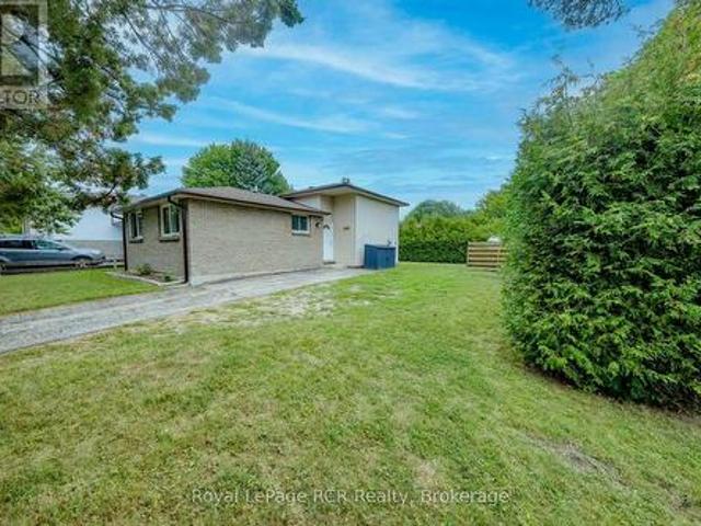 727 Johnston Crescent, Kincardine, ON, N2Z 1S5 house for sale | Listing ID X13806 | Royal LePage