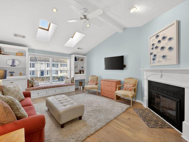 727 Main Street UNIT F3
