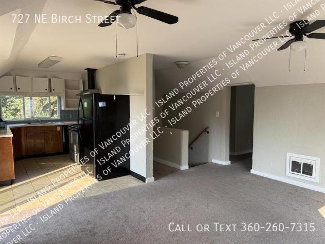727 NE Birch Street, 2 beds, 1 full bath
