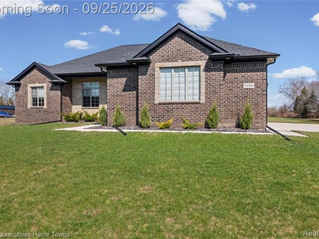 7285 Wood Pointe Drive