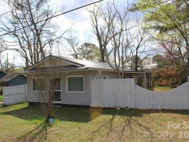 7282 NC Highway 108 E, Mill Spring, NC 28756