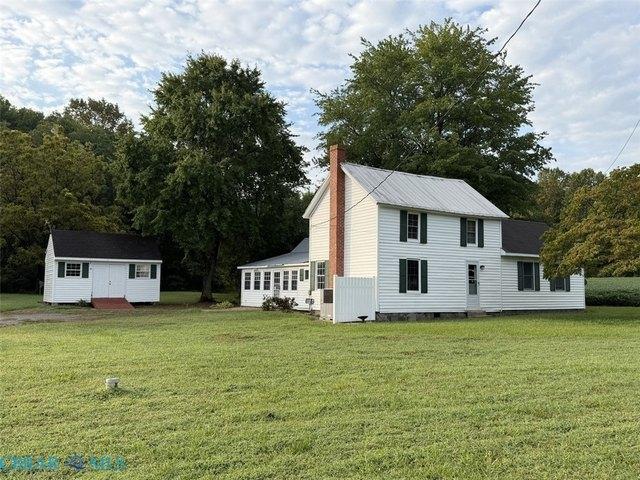 728 Greys Point Rd, Topping, VA 23169
