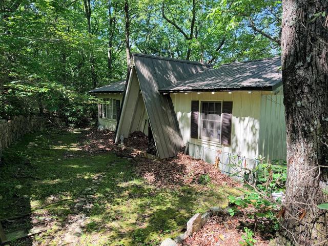 728 Groundhog Hills Rd