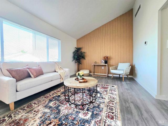 728 NW 8th St