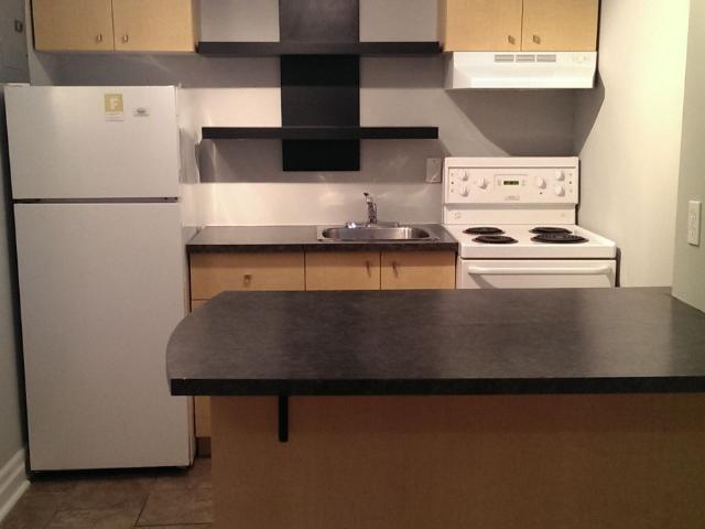 729 Cooper St. Bachelor Apartment for Rent