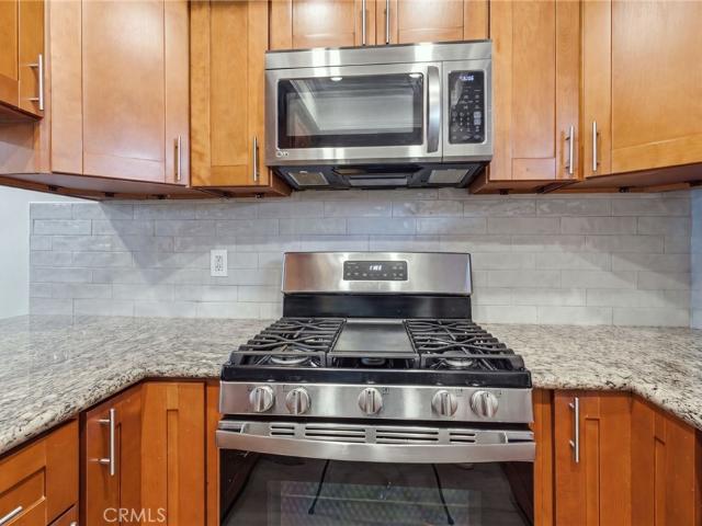729 S Hobart Boulevard 11
