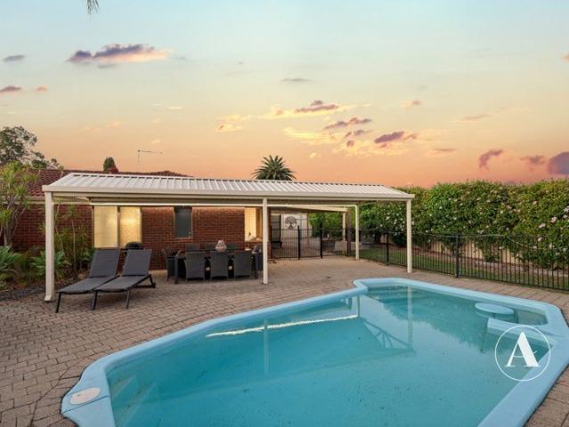 729m2 CORNER LOT RENOVATED 3 BED + 1 BATH + POOL