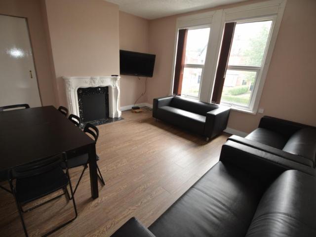72 74 Brudenell Road, Leeds LS6 7 bed house to rent £4,247 pcm £980 pw