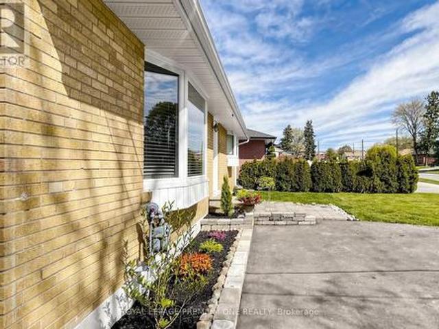 72 Thornton Avenue, Bradford West Gwillimbury, ON, L3Z 1N4 house for sale | Listing ID N13516 | Royal LePage