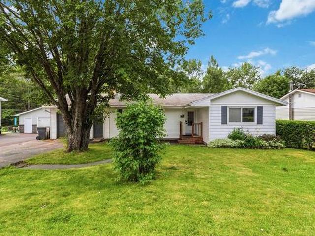 72 Beaumont Drive, Lower Sackville, NS, B4C 1V6 house for sale | Listing ID 202622 | Royal LePage