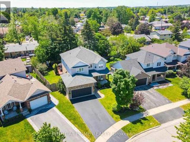 72 Beardmore Crescent, Halton Hills, ON, L7J 2Z1 house for sale | Listing ID W13665 | Royal LePage