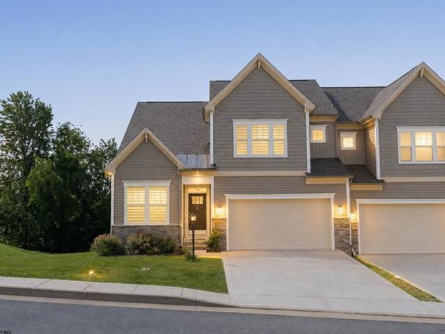 72 Bedford Ct, Bridgeport, WV 26330