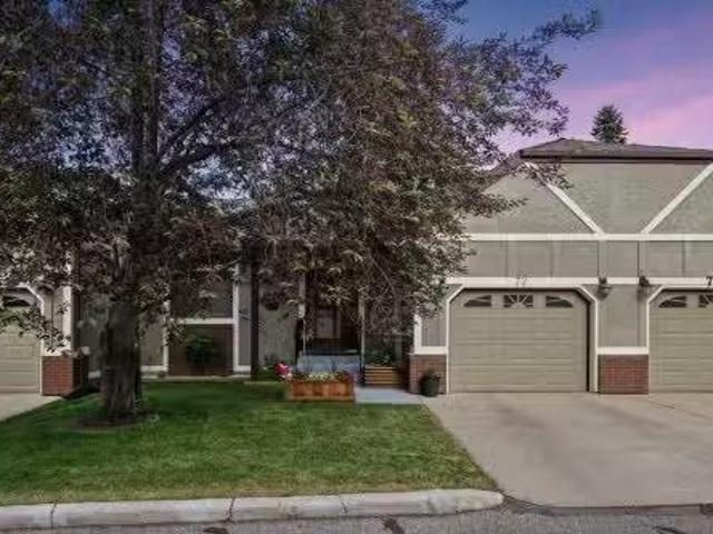 72 Coach Side Terrace Sw, Calgary, AB, T3H 2T3 townhouse for.