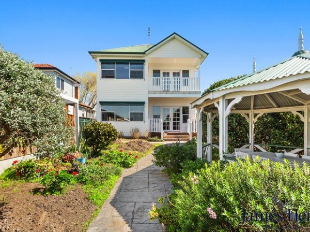 72 Dent Street, North Lambton A View Worth Coming Home To