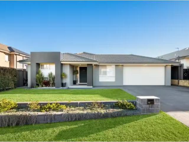 72 Donahue Cct, HARRINGTON PARK House for rent Listed by Este.