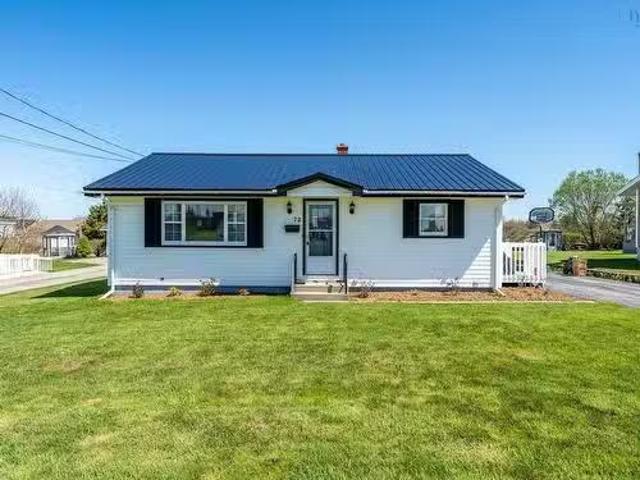 72 Hibernia Street, Yarmouth, NS, B5A 2M6 house for sale Li.