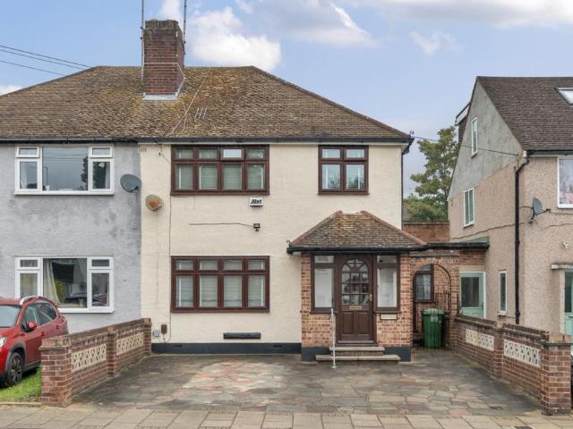 72 Lockesley Drive, London, BR5 2AF, United Kingdom | 3 bed duplex for rent #138775193 | Rentberry