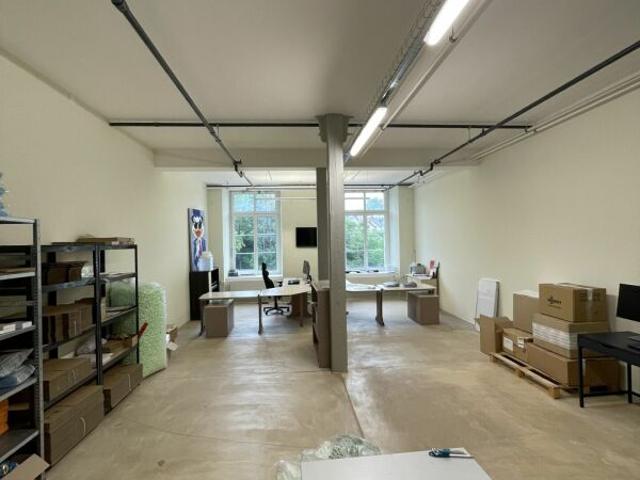 72 m2 Gewerbeflächen in modernem Gewerbehaus mit exklusivem Rohausbau
