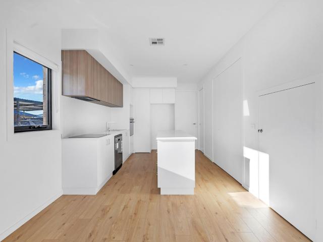 7/2 Mary Street, Googong