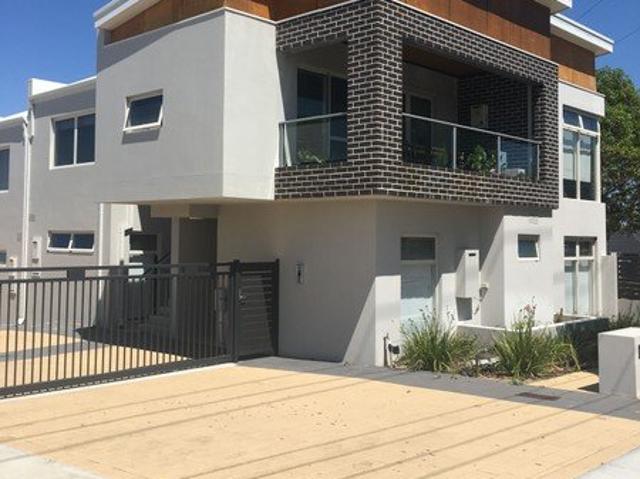 7/2 Marloo Road, Westminster