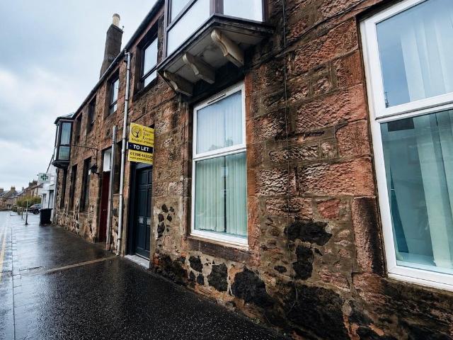 72 Queen Street, Alva FK12, 2 bed flat to rent, £800 pcm | PrimeLocation