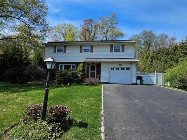 72 Schriever Ln, New City, NY 10956