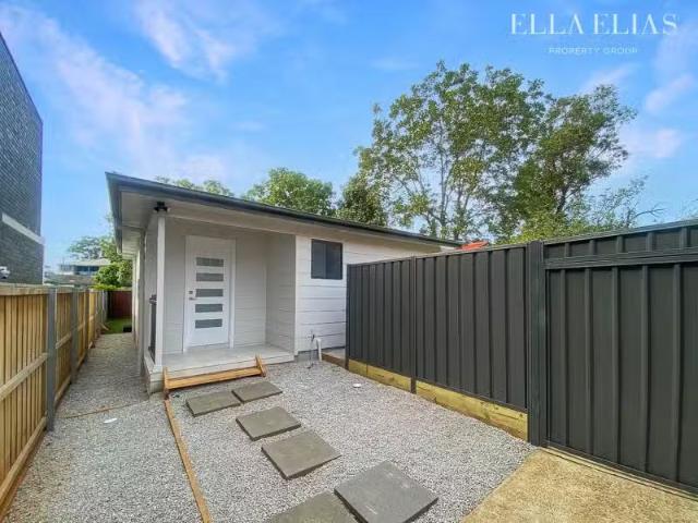 72A Greystanes Road, Greystanes House for rent Listed by Nadi.
