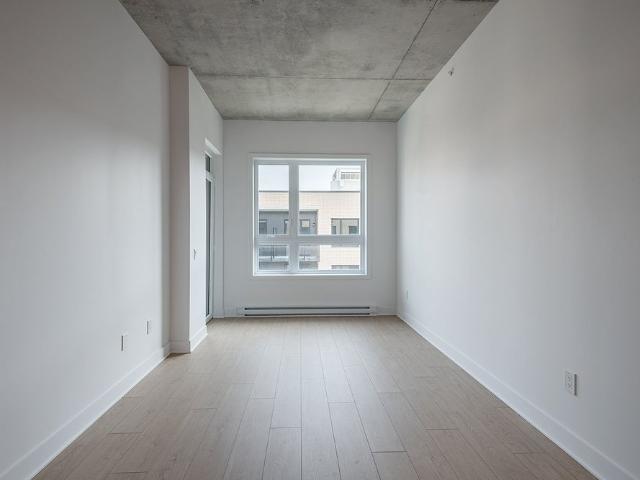 7300, Rue St Jacques, 421, Montréal