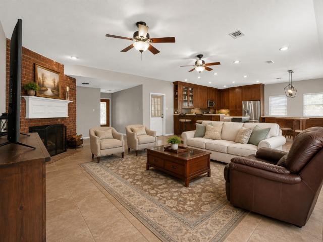 7303 Oak Bluff Drive